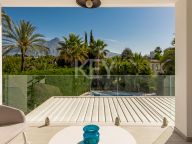 Villa for sale in Las Brisas, Nueva Andalucia
