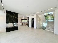 Villa for sale in Elviria, Marbella East