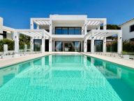 Villa for sale in Elviria, Marbella East