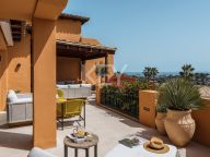 Apartment for sale in La Cerquilla, Nueva Andalucia