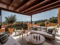 Apartment for sale in La Cerquilla, Nueva Andalucia