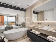 Apartment for sale in La Cerquilla, Nueva Andalucia