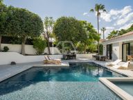 Villa for sale in Las Brisas, Nueva Andalucia