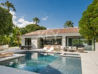 Villa for sale in Las Brisas, Nueva Andalucia