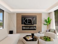 Villa for sale in Las Brisas, Nueva Andalucia