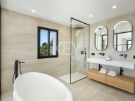 Villa for sale in La Quinta, Benahavis
