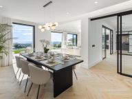 Villa for sale in La Quinta, Benahavis