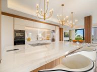 Villa for sale in Los Naranjos, Nueva Andalucia