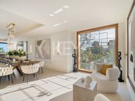 Villa for sale in Los Naranjos, Nueva Andalucia