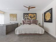 Вилла на продажу в Elviria, Восточная Марбелья