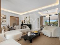 Town House for sale in Los Olivos, Nueva Andalucia