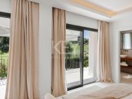 Town House for sale in Los Olivos, Nueva Andalucia