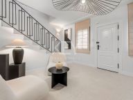 Town House for sale in Los Olivos, Nueva Andalucia