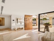 Villa for sale in Aloha, Nueva Andalucia