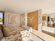 Villa for sale in Aloha, Nueva Andalucia
