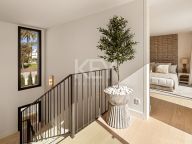 Villa for sale in Aloha, Nueva Andalucia