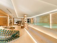 Villa for sale in Aloha, Nueva Andalucia