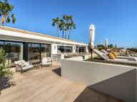 Villa for sale in Aloha, Nueva Andalucia