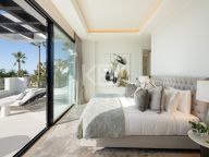 Villa for sale in Monte Halcones, Benahavis