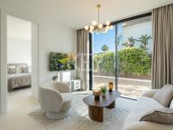 Villa for sale in Monte Halcones, Benahavis