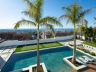 Villa for sale in Monte Halcones, Benahavis