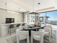 Villa for sale in Monte Halcones, Benahavis