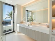 Villa for sale in Monte Halcones, Benahavis