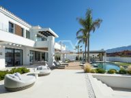 Villa for sale in Monte Halcones, Benahavis