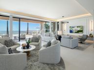 Villa for sale in Monte Halcones, Benahavis