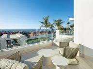Villa for sale in Monte Halcones, Benahavis