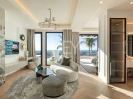 Villa for sale in Monte Halcones, Benahavis