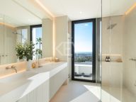 Villa for sale in Monte Halcones, Benahavis
