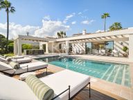 Villa for sale in Los Naranjos Golf, Nueva Andalucia