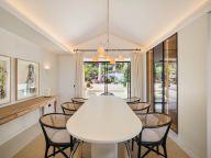 Villa for sale in Los Naranjos Golf, Nueva Andalucia