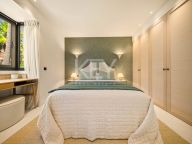 Villa for sale in Los Naranjos Golf, Nueva Andalucia