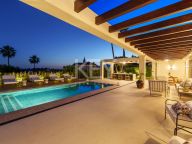 Villa for sale in Los Naranjos Golf, Nueva Andalucia