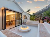 Villa for sale in Los Naranjos Golf, Nueva Andalucia