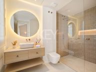 Villa for sale in Los Naranjos Golf, Nueva Andalucia