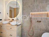 Villa for sale in Los Naranjos Golf, Nueva Andalucia