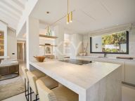 Villa for sale in Los Naranjos Golf, Nueva Andalucia