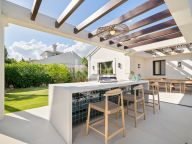 Villa for sale in Los Naranjos Golf, Nueva Andalucia