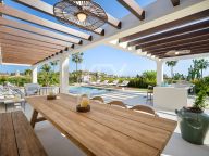 Villa for sale in Los Naranjos Golf, Nueva Andalucia