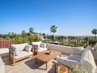 Villa for sale in Los Naranjos Golf, Nueva Andalucia