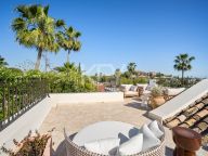 Villa for sale in Los Naranjos Golf, Nueva Andalucia