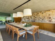 Villa for sale in El Madroñal, Benahavis