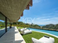 Villa for sale in El Madroñal, Benahavis