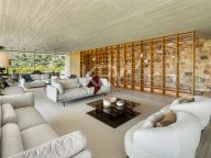Villa for sale in El Madroñal, Benahavis