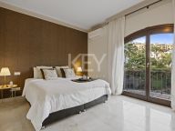 Villa for sale in Los Arqueros, Benahavis