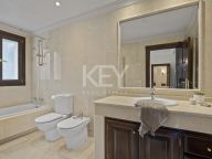Villa for sale in Los Arqueros, Benahavis