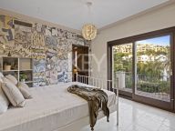 Villa for sale in Los Arqueros, Benahavis